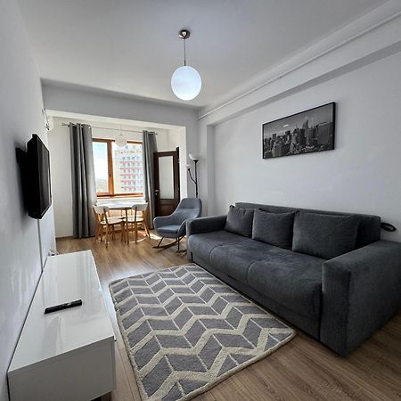 Rivera Apartments - Premium Accomodation Iasi Eksteriør billede