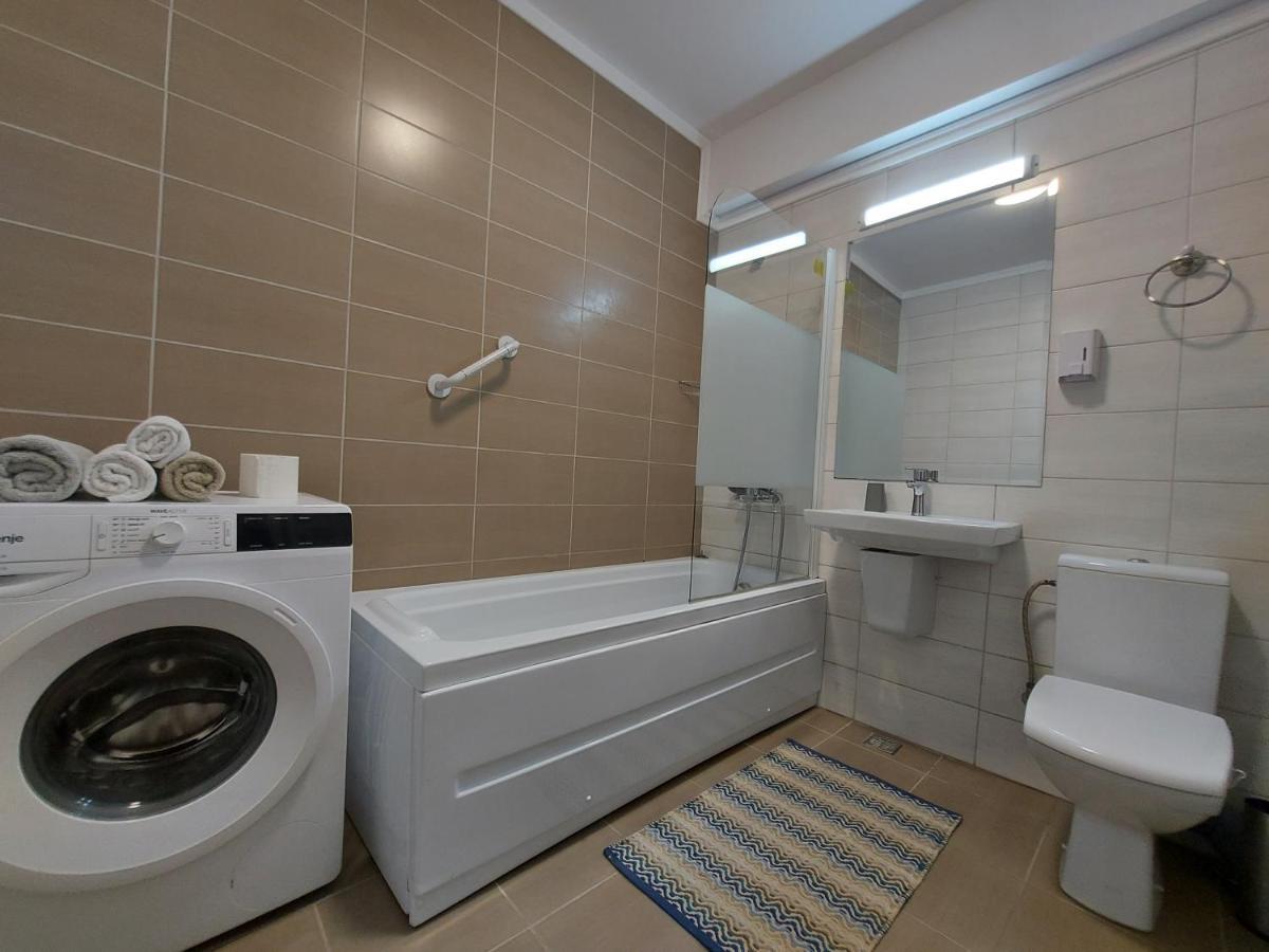 Rivera Apartments - Premium Accomodation Iasi Eksteriør billede