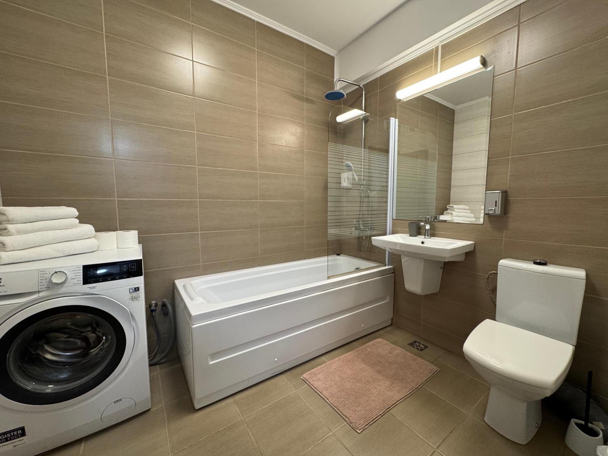 Rivera Apartments - Premium Accomodation Iasi Eksteriør billede